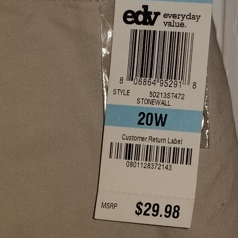 JM Collection Tan Capris - Picture 4 of 4